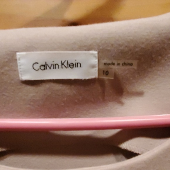 Calvin Klein - Picture 2 of 4